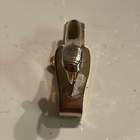 Vintage-1960s-1.25” x 0.25” AMF Magic Triangle gold tone/red enamel tie clip/bar - Picture 9 of 11